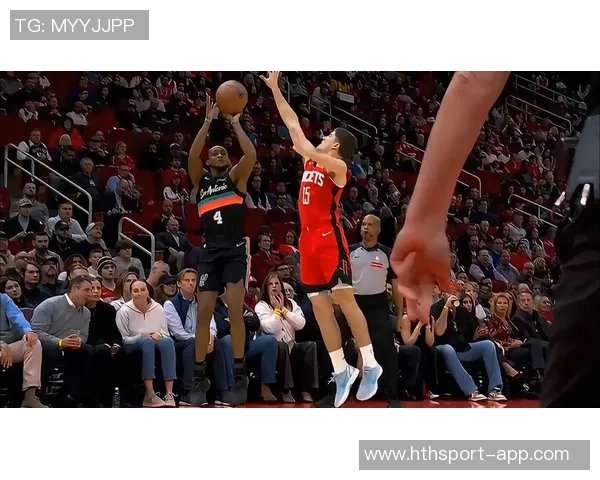 福克斯首节高光表现后下半场低迷仅得6分全场贡献25分助球队拼搏